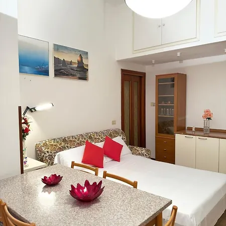 Classic House 15 Minutes From Duomo Apartament *