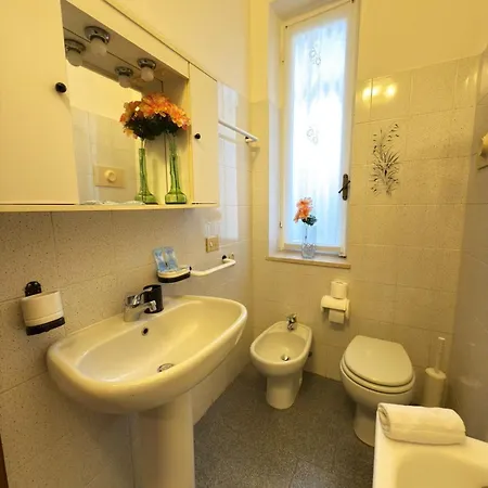 Apartament Classic House 15 Minutes From Duomo *