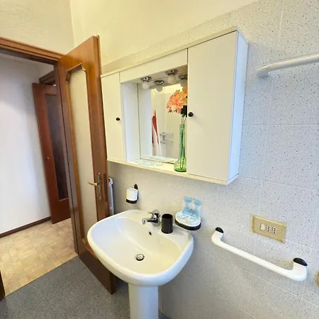 Classic House 15 Minutes From Duomo Apartament