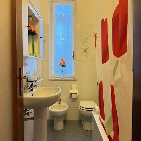 Classic House 15 Minutes From Duomo Apartament *