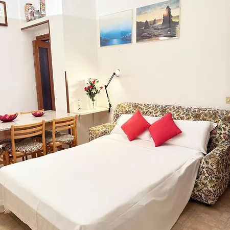 Classic House 15 Minutes From Duomo Apartament *