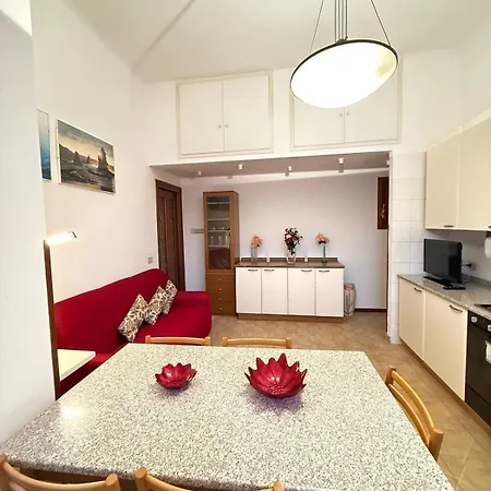 Apartament Classic House 15 Minutes From Duomo Mediolan